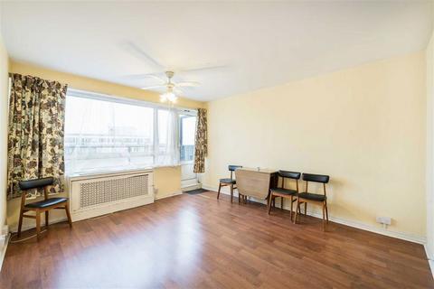 2 bedroom flat for sale, Churchill Gardens, London SW1V