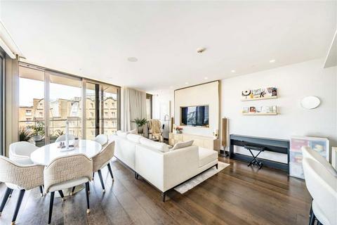 undefined, Kings Gate Walk, London SW1E