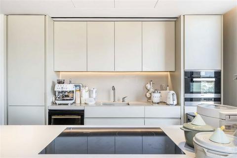 undefined, Kings Gate Walk, London SW1E