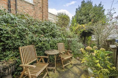 28 Alexandra Gardens, London, N10 3RL