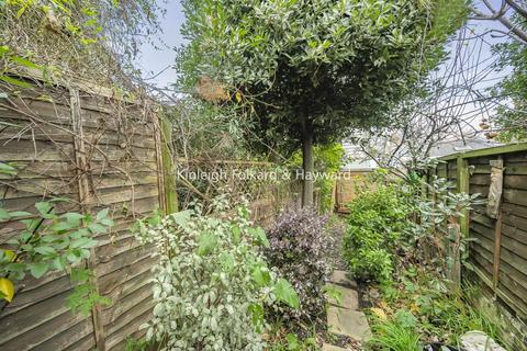 28 Alexandra Gardens, London, N10 3RL