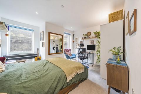 3 bedroom flat for sale, Wyndham Road, Camberwell SE5