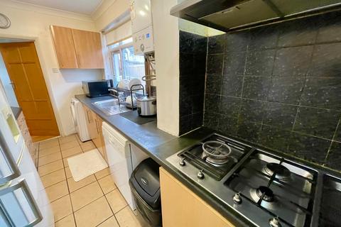 3 bedroom semi-detached house for sale, Austin Road, Luton, Bedfordshire, LU3 1TY