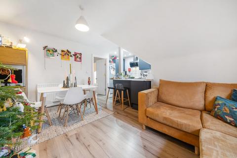 2 bedroom flat for sale, Raleigh Gardens, SW2