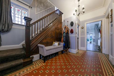 6 bedroom semi-detached house for sale, Knutsford Old Road, Warrington WA4