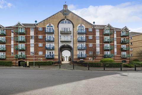 3 bedroom apartment for sale, Fitzroy House, Trawler Road, Marina, Swansea