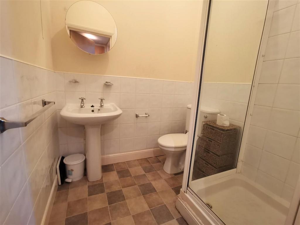 BATHROOM .jpg