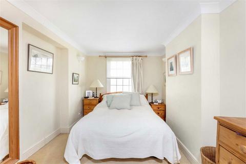 2 bedroom flat for sale, Winchester Street, London SW1V