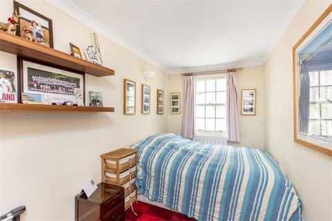 2 bedroom flat for sale, Winchester Street, London SW1V