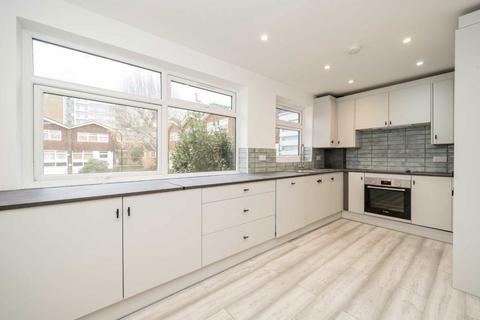 4 bedroom semi-detached house to rent, Heronsforde, London W13