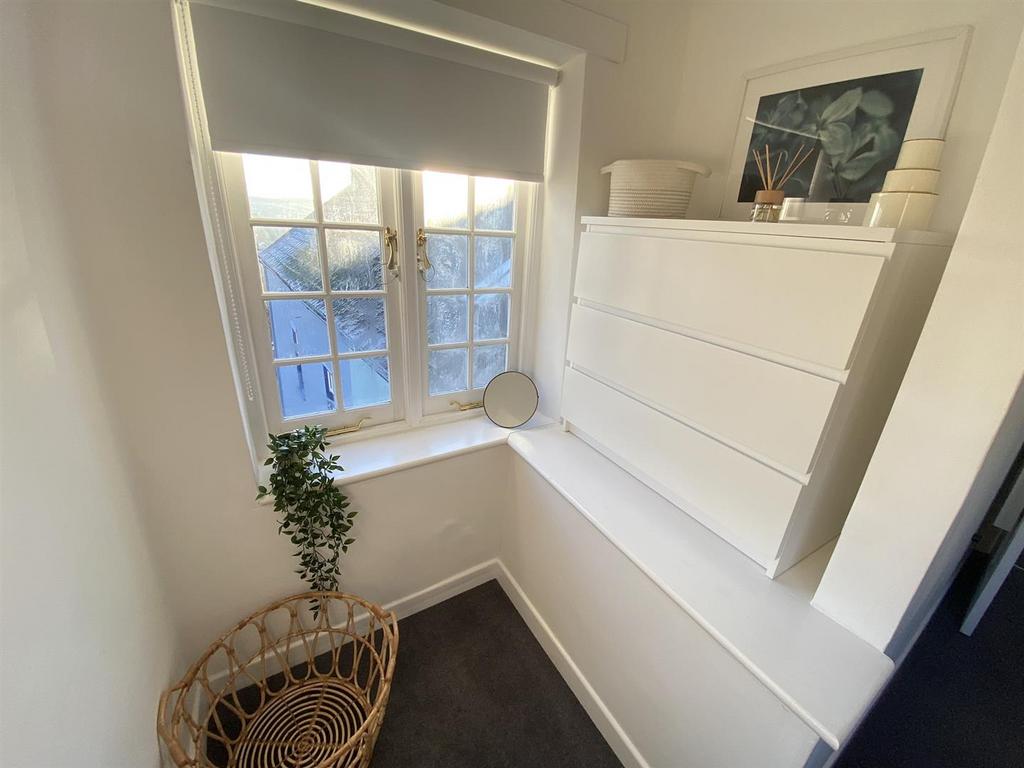 Bedroom 2 alcove