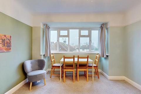 2 bedroom flat for sale, Lancaster Close, KT2