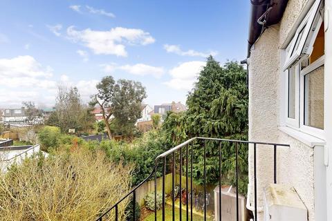 2 bedroom flat for sale, Lancaster Close, KT2