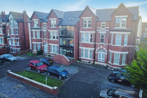 2 bedroom flat for sale, Lathom Road, Southport PR9