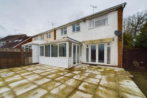 4 bedroom semi-detached house for sale, Mandeville Close, Tilehurst, Reading, RG30