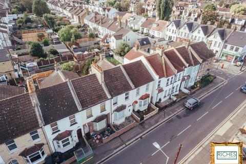 3 bedroom terraced house for sale, Fairfax Drive, Westcliff-On-Sea