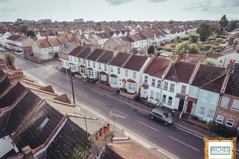 3 bedroom terraced house for sale, Fairfax Drive, Westcliff-On-Sea