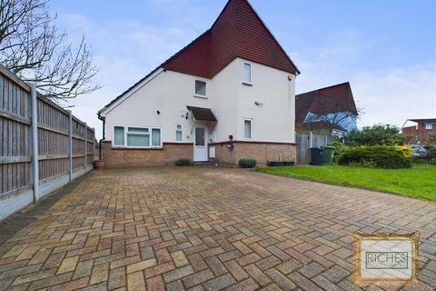 5 bedroom detached house to rent, Brackley Crescent, Basildon