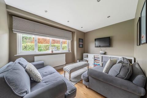 1 Laurel Drive, Oxted, RH8 9DT