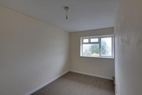 3 bedroom maisonette to rent, Tilgate Parade, Crawley RH10