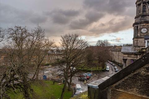19/7 Bellevue Crescent, Edinburgh, EH3 6NE