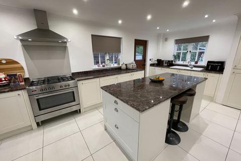 Laurel Cottage, 172 Barton Road, Wisbech, PE13 4TG