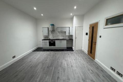 Studio to rent, Aigburth Road, Liverpool