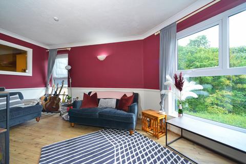8 Chapel Fields, Godalming, GU7 2BS