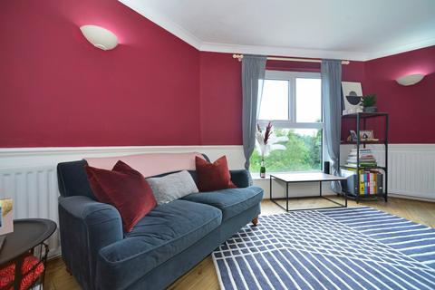 8 Chapel Fields, Godalming, GU7 2BS