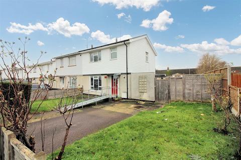 3 bedroom semi-detached house for sale, Thrasher Road, Aylesbury