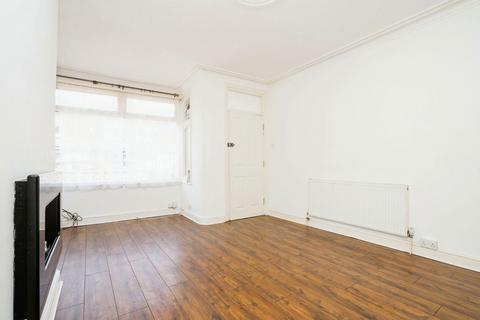 3 bedroom terraced house for sale, Cross Flatts Street, Leeds LS11