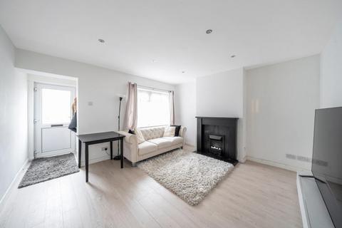 2 bedroom maisonette for sale, Linden Close, Southgate