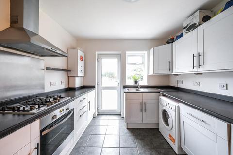 2 bedroom maisonette for sale, Linden Close, Southgate