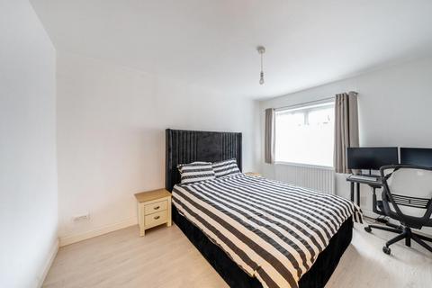 2 bedroom maisonette for sale, Linden Close, Southgate