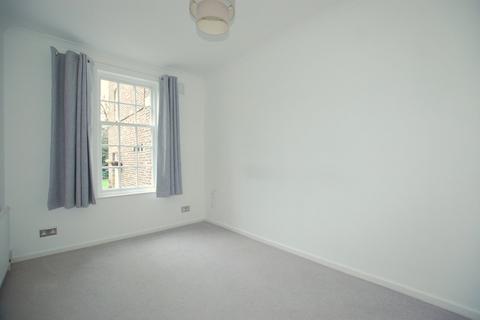 2 bedroom flat to rent, Mays Hill Road, Bromley, BR2