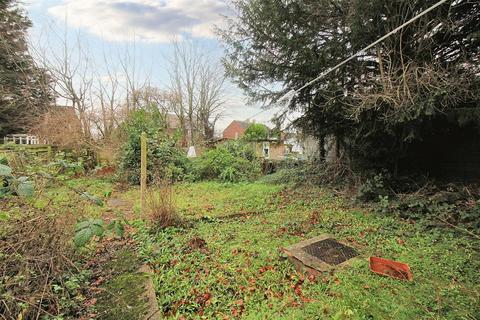 3 bedroom semi-detached house for sale, Chalgrove Walk, Aylesbury