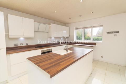 24 Arthurs Lane, Hambleton, Poulton-le-fylde, FY6 9AT