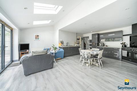 89 Charlock Way, Guildford, GU1 1XY