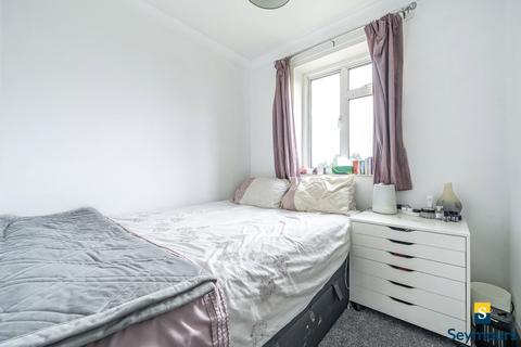 89 Charlock Way, Guildford, GU1 1XY