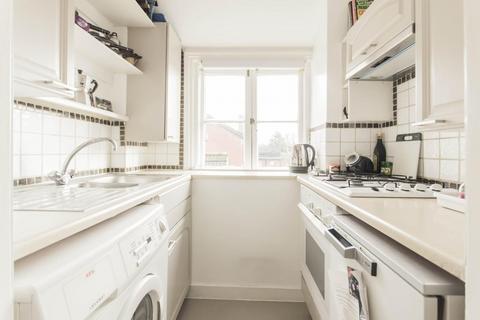 1 bedroom flat to rent, Pendennis Road, SW16