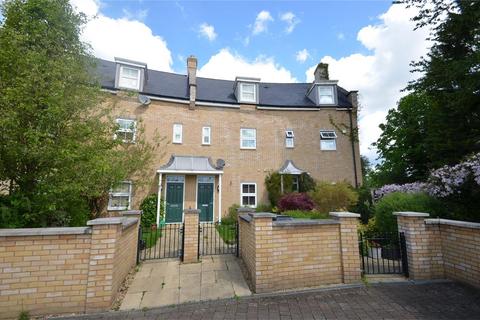 4 bedroom terraced house for sale, Heronslee, SHEFFORD