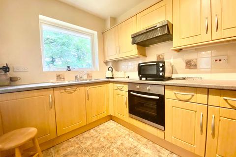 2 bedroom maisonette to rent, Woodbury Court, Jouldings Lane, Reading, Berkshire, RG7