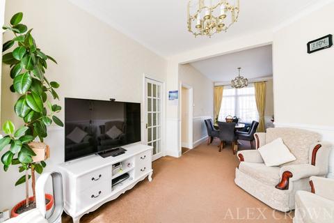 3 bedroom terraced house for sale, Hewitt Avenue, Wood Green