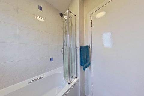 2 bedroom flat to rent, Kelton Street, Shettleston, Glasgow, G32