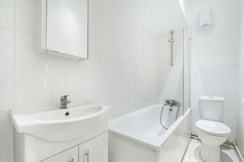 1 bedroom flat for sale, Inverton Road, London SE15