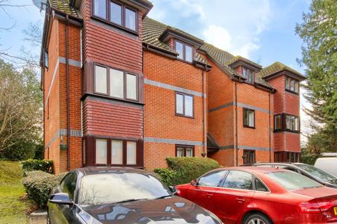 2 bedroom apartment to rent, Crowthorne Road, Bracknell RG12