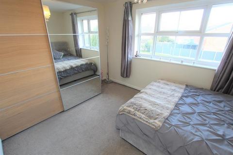 2 bedroom end of terrace house to rent, Lordswood Close, Redditch, B97 5YD