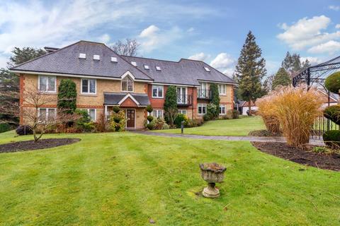 2 bedroom apartment for sale, Cumbria Court, Windermere Way, Reigate