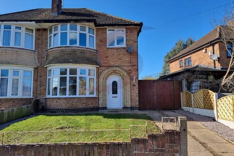 3 bedroom semi-detached house to rent, Hawthorn Avenue, Leicester LE4