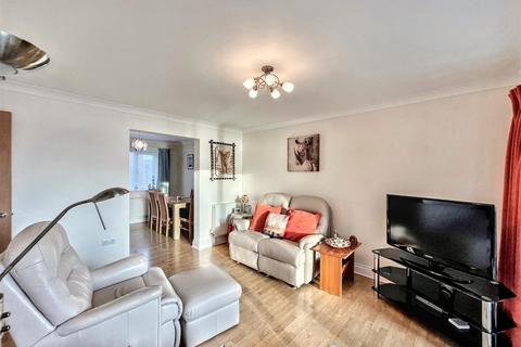 2 bedroom flat for sale, Macquarie Quay, Eastbourne